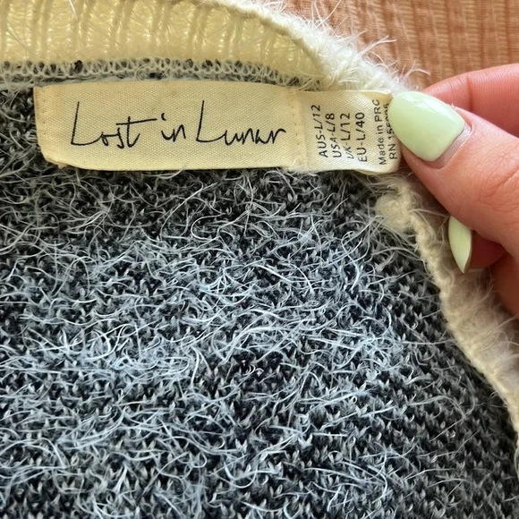Lost in Lunar Cardigan - Picture 3 of 3